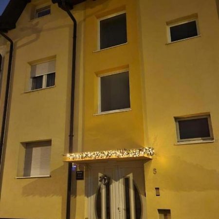 Apartment Lily Near Zagreb Airport Velika Gorica Extérieur photo